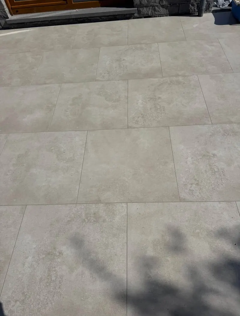 Terrasse carrelée réalisée par MD Chape & Carrelage (03)