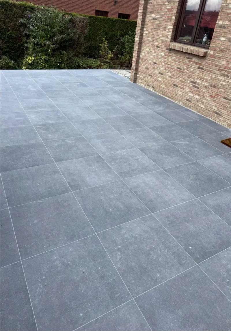 Terrasse carrelée réalisée par MD Chape & Carrelage (10)